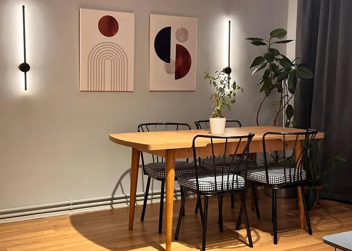 Superior Apartment At Center